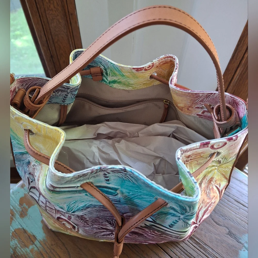 Multicolor Drawstring Bucket Bag - Picture 8 of 9